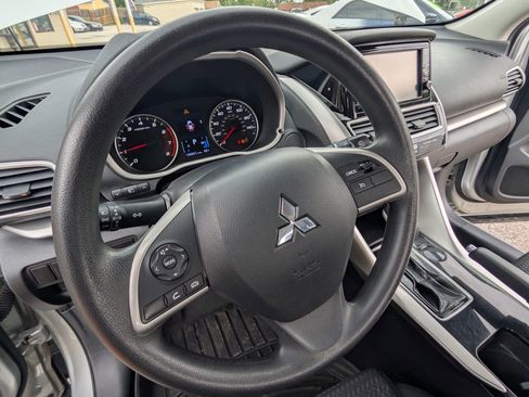 Used 2020 Mitsubishi Eclipse Cross ES FWD image 11