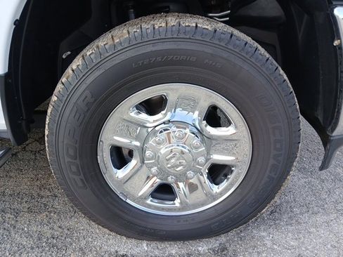 Used 2024 RAM 3500 Tradesman w/ Chrome Appearance Group image 16