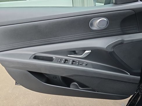 Used 2026 Hyundai Elantra Hybrid FWD image 26