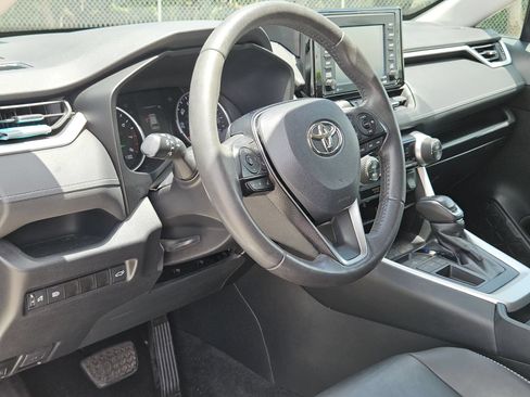 Used 2021 Toyota RAV4 XLE Premium FWD image 10