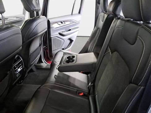 Certified 2023 Jeep Grand Cherokee Altitude AWD/4WD image 15