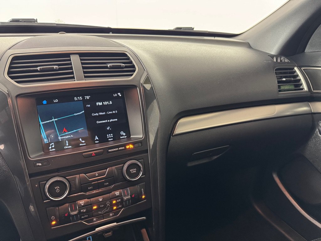 Used 2018 Ford Explorer XLT w/ Equipment Group 202A AWD/4WD image 14