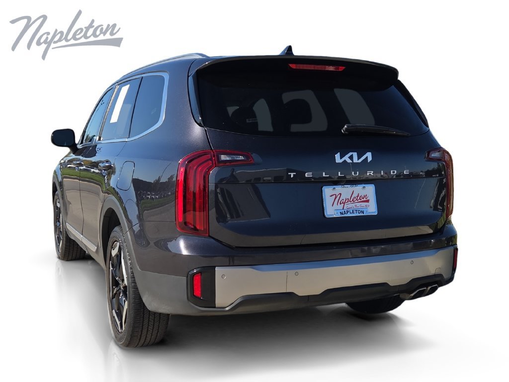 Used 2025 Kia Telluride S FWD image 3