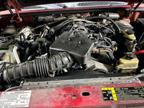 Used 2005 Ford Explorer Sport Trac XLS image 12