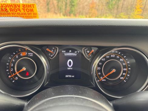 Used 2022 Jeep Wrangler Unlimited Sport image 19