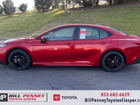 New 2026 Toyota Camry SE image 2