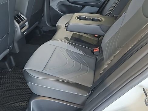 New 2026 Volkswagen Tiguan SE image 23