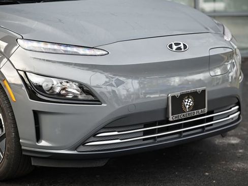 Used 2023 Hyundai Kona SE w/ Cargo Package image 2