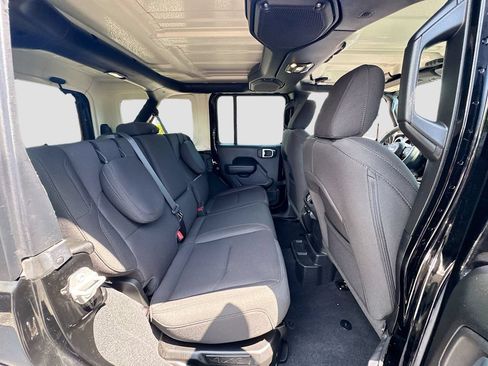 Used 2023 Jeep Wrangler Unlimited w/ 8.4" Radio Group AWD/4WD image 31