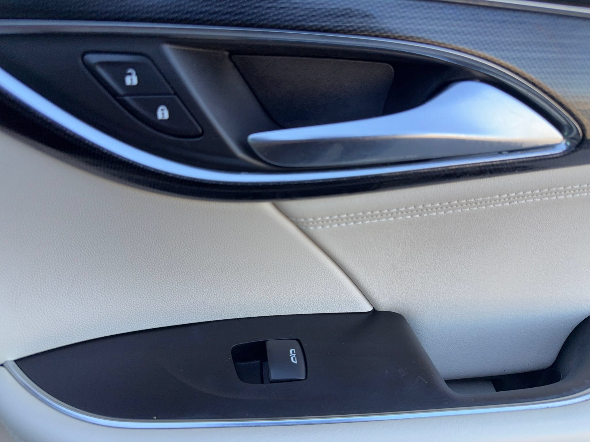 Used 2021 Buick Envision Essence w/ Technology Package I FWD image 33