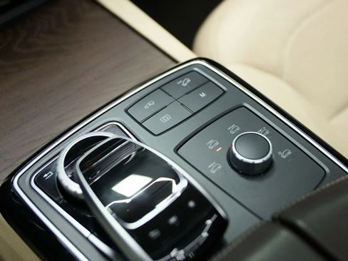 Used 2018 Mercedes-Benz GLE 43 AMG 4MATIC image 37