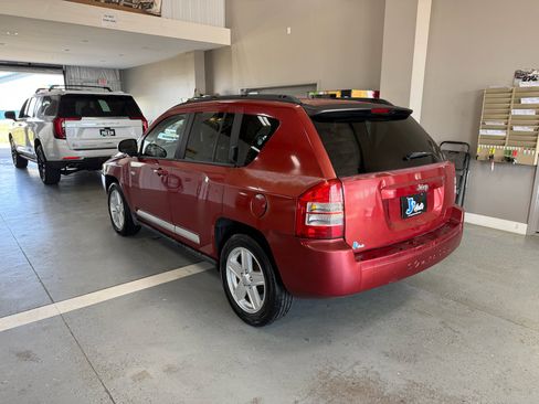 Used 2010 Jeep Compass Sport FWD image 5