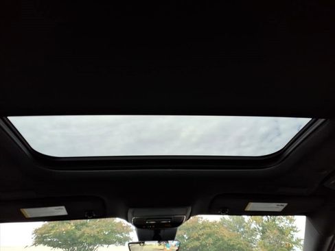 Used 2024 Chevrolet Traverse RS w/ LPO, Floor Liner Package image 17