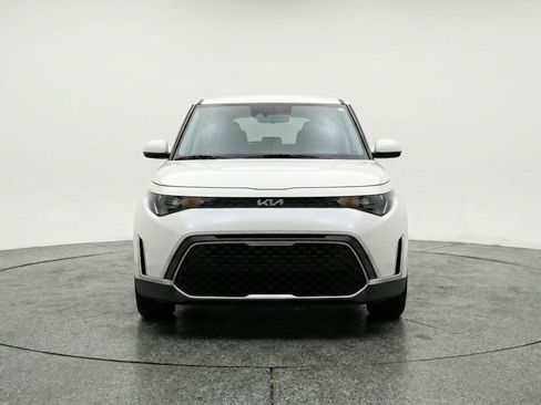 Used 2025 Kia Soul LX w/ LX Technology Package image 2