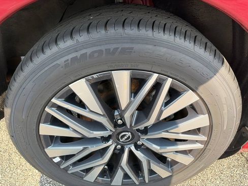 Used 2025 Nissan Altima 2.5 SV FWD image 32
