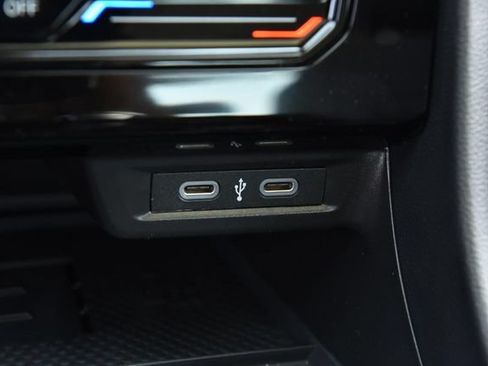 New 2026 Volkswagen Jetta SE FWD image 16