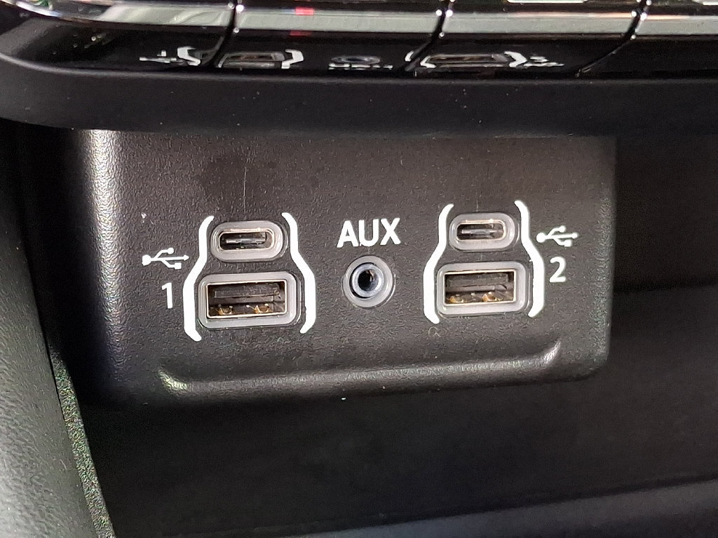 Used 2023 Dodge Durango SXT Launch Edition AWD/4WD image 24