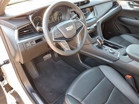 Certified 2025 Cadillac XT5 Premium Luxury image 16