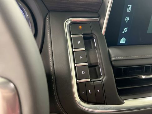 Used 2023 Chevrolet Tahoe LT AWD/4WD image 17