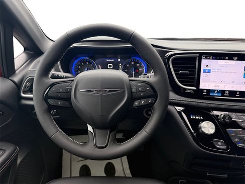 New 2026 Chrysler Pacifica Select w/ S Appearance Package image 12