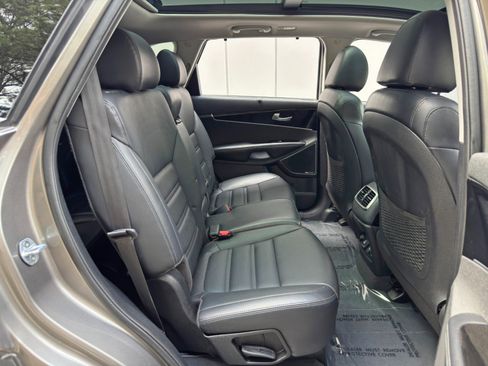 Used 2019 Kia Sorento SX w/ SX Touring Package AWD/4WD image 41