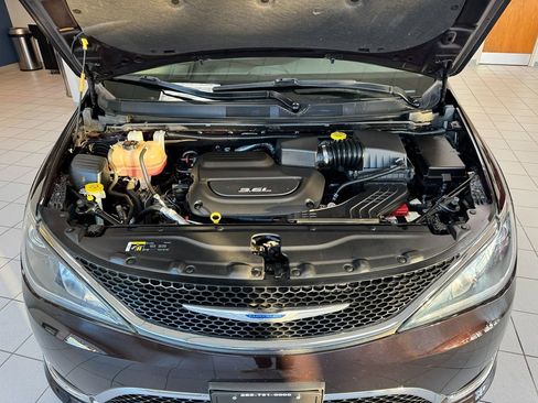 Used 2019 Chrysler Pacifica Touring Plus w/ Tire & Wheel Group image 62