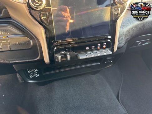 Used 2024 RAM 2500 Laramie AWD/4WD image 18
