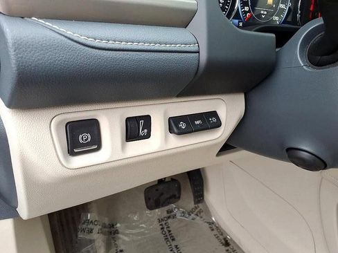 Used 2023 GMC Acadia Denali w/ Denali Ultimate Package AWD/4WD image 15