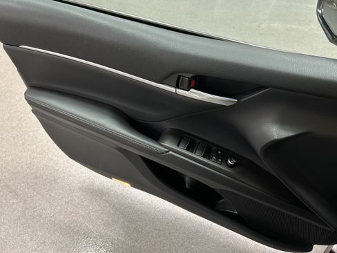 Used 2023 Toyota Camry XSE FWD image 14