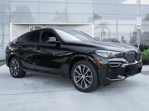Used 2023 BMW X6 M50i w/ Climate Comfort Package AWD/4WD image 3