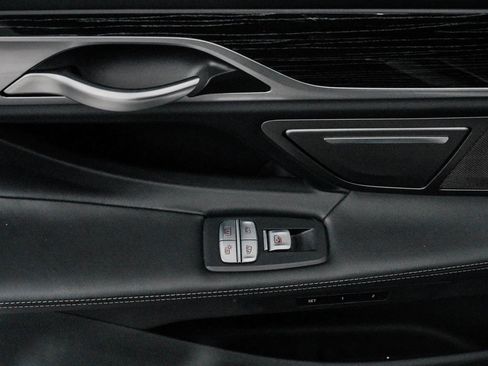 Used 2022 BMW 750i xDrive w/ Executive Package image 15