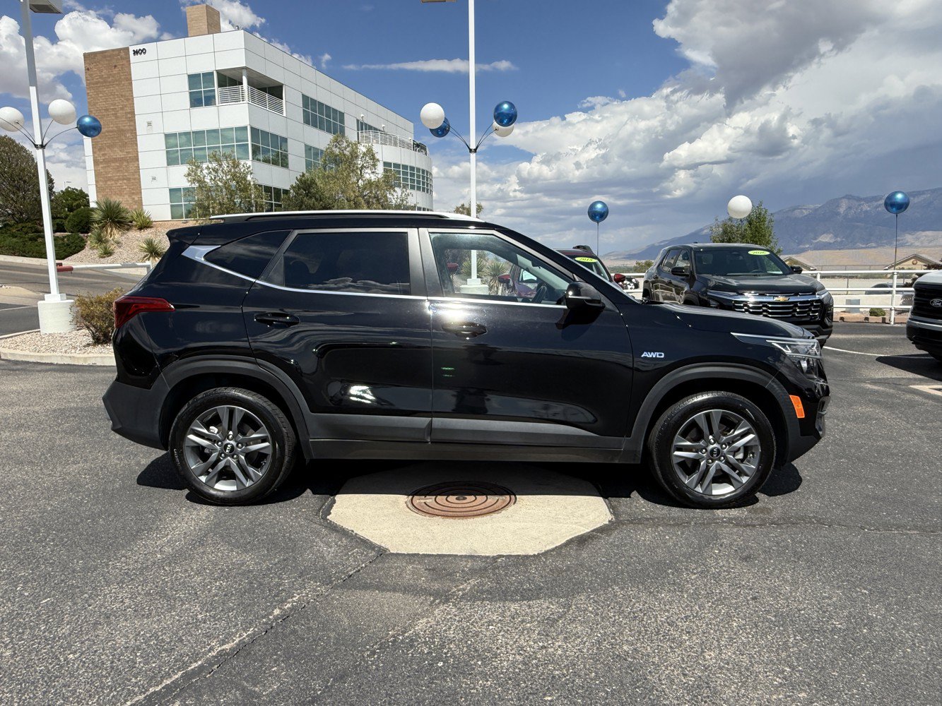 Used 2021 Kia Seltos S AWD/4WD image 4