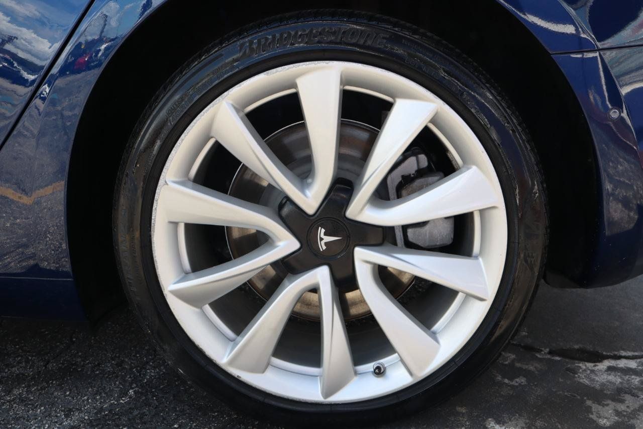 Used 2019 Tesla Model 3 Performance AWD/4WD image 32