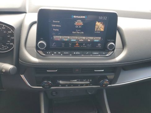 Certified 2026 Nissan Rogue SV FWD image 14
