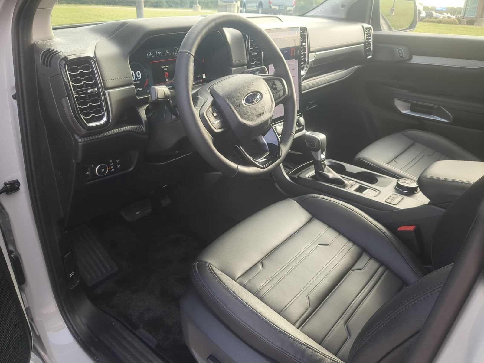 Used 2026 Ford Ranger Lariat w/ FX4 Off-Road Package AWD/4WD image 15