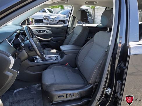 Used 2020 Chevrolet Traverse LT FWD image 20