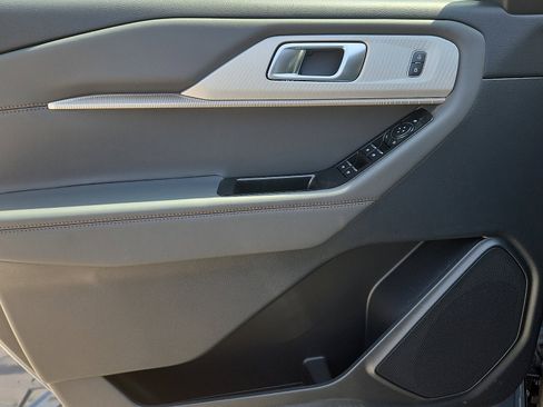 New 2026 Ford Explorer Active AWD/4WD image 9