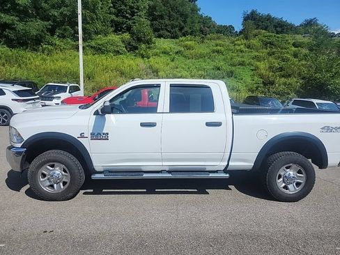 Used 2018 RAM 2500 Tradesman w/ Chrome Appearance Group AWD/4WD image 4