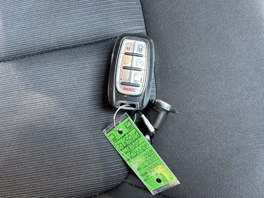 Used 2022 Chrysler Voyager LX FWD image 32
