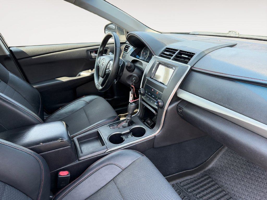 Used 2016 Toyota Camry SE FWD image 26