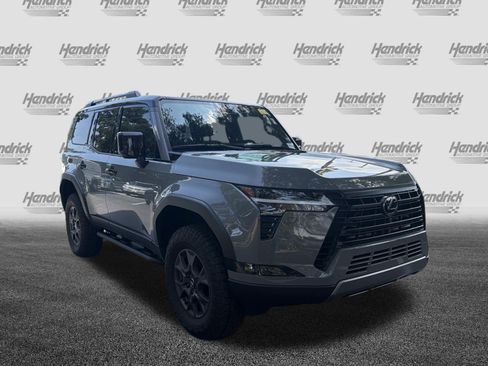 Used 2026 Lexus GX 550 AWD/4WD image 2