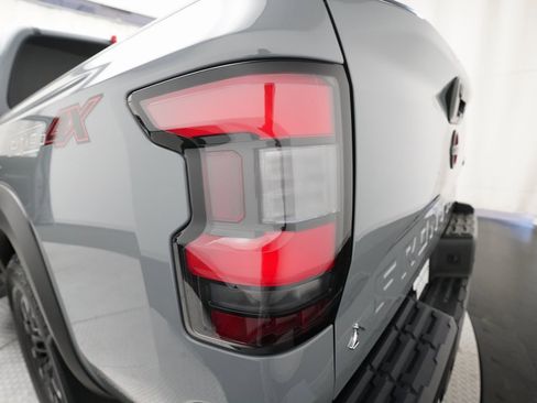 Used 2024 Nissan Frontier PRO-4X w/ Pro Convenience Package image 30