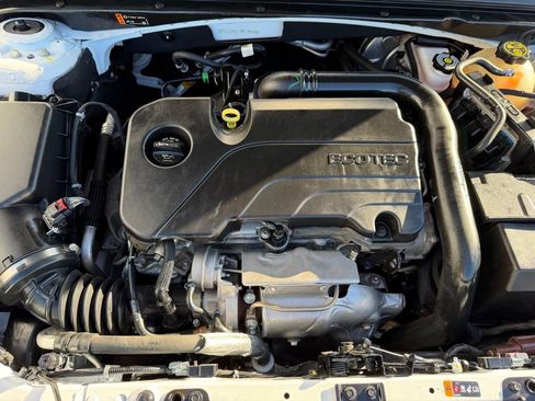 Used 2022 Chevrolet Malibu LT image 15