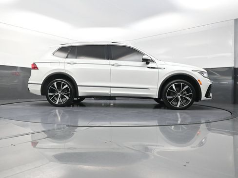 Used 2024 Volkswagen Tiguan SEL R-Line AWD/4WD image 28