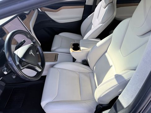 Used 2019 Tesla Model X 75D image 2