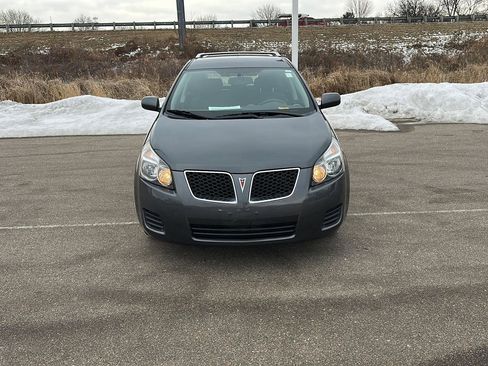 Used 2010 Pontiac Vibe w/ Preferred Package image 8