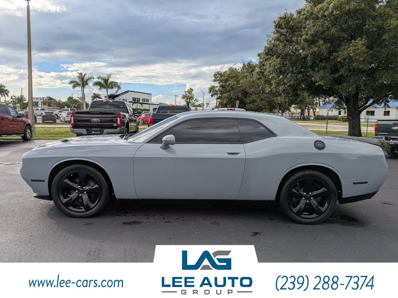 Used 2021 Dodge Challenger SXT w/ Driver Convenience Group RWD image 6