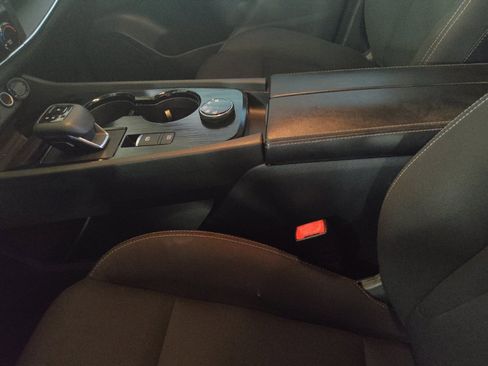 Used 2023 Nissan Rogue S AWD/4WD image 26