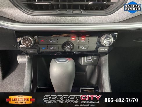 Used 2024 Jeep Compass Latitude AWD/4WD image 23