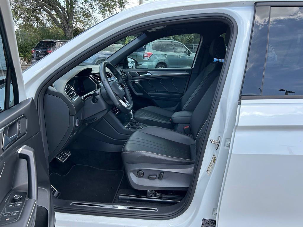Certified 2023 Volkswagen Tiguan SE R-Line FWD image 15